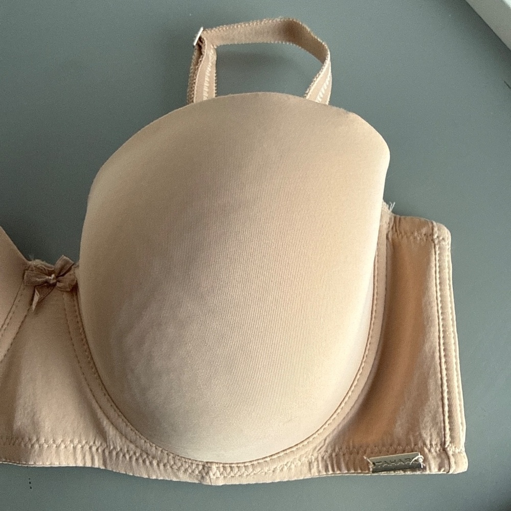 Tahari Bra can be used with no straps size 38D - Picture 2 of 6